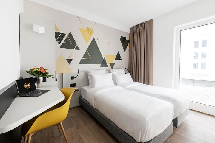 Room 8 of 29