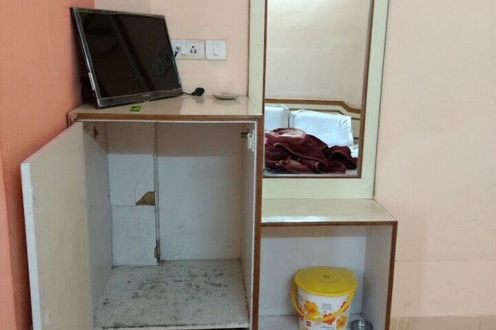 Room 2 of 13