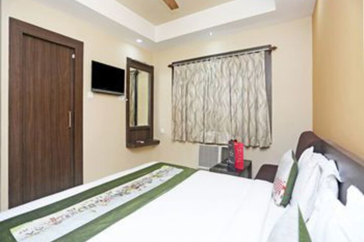 Room 8 of 26