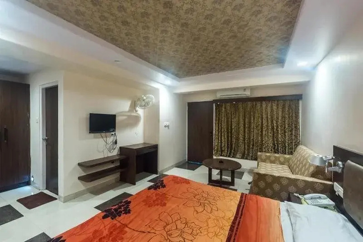 Room 3 of 11
