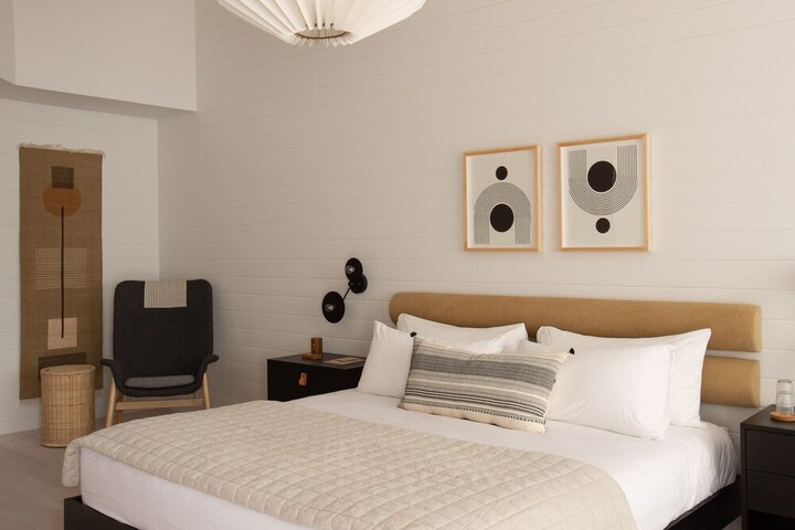 Room 12 of 50