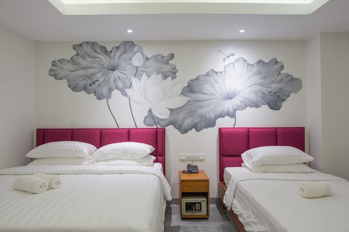 Room 22 of 105