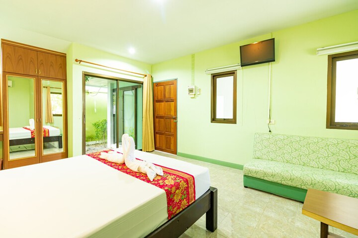 Room 12 of 42