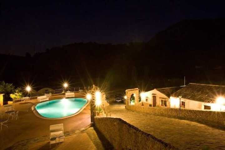 Pool Hotel