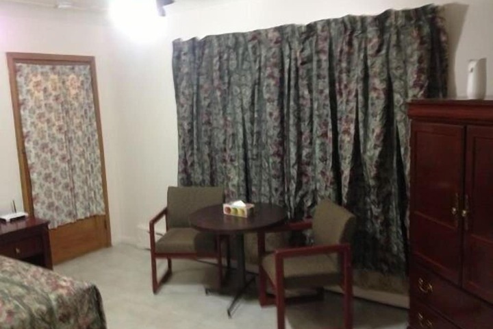 Room 9 of 17