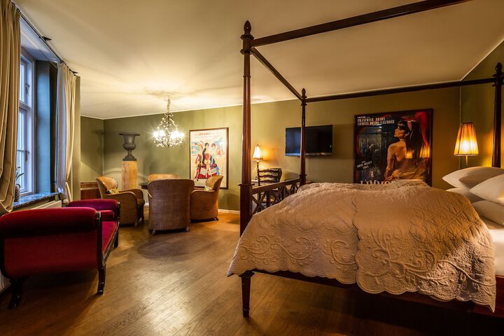 Room 20 of 48