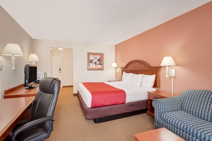 Room 10 of 27