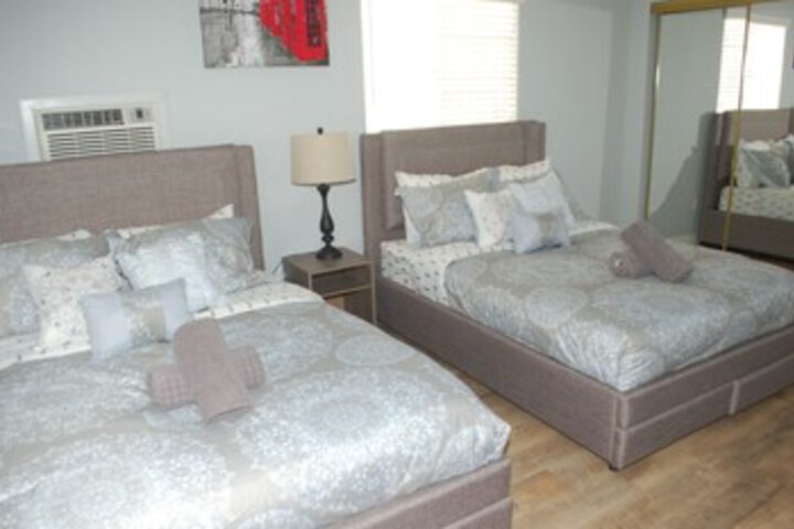 Room 11 of 25
