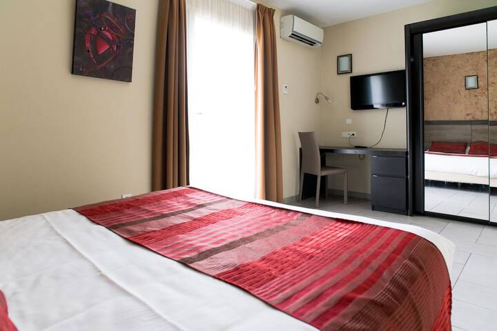 Room 28 of 78
