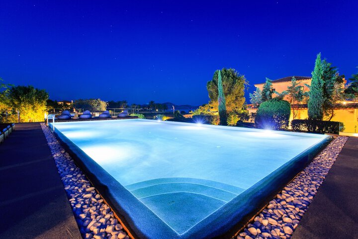 Pool 50 of 73