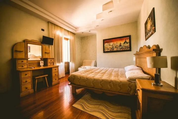 Room 2 of 15