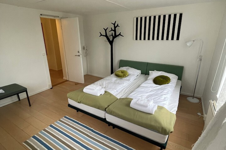 Room 5 of 37