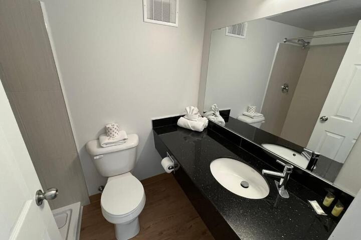 Room 12 of 19