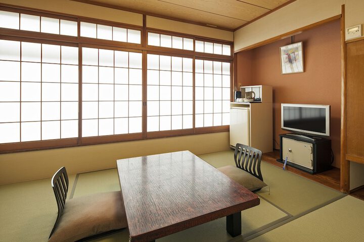 Room 10 of 40