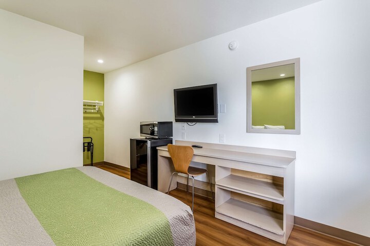 Room 14 of 29