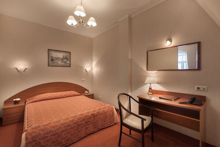 Room 5 of 46