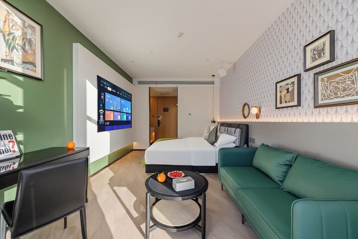 Room 27 of 60