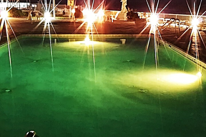 Poolside bar