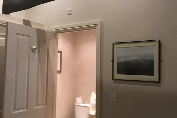 Room 30 of 38