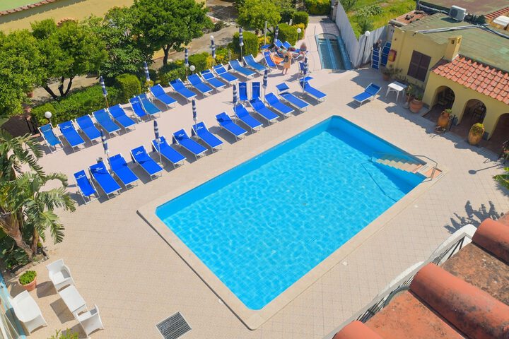 Pool 43 of 66