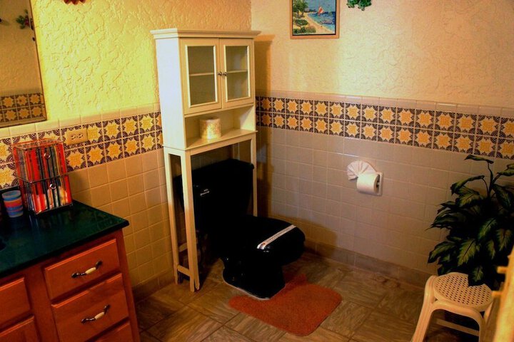 Room 15 of 19