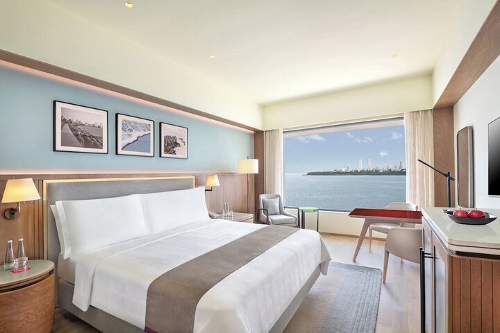 Room 45 of 136