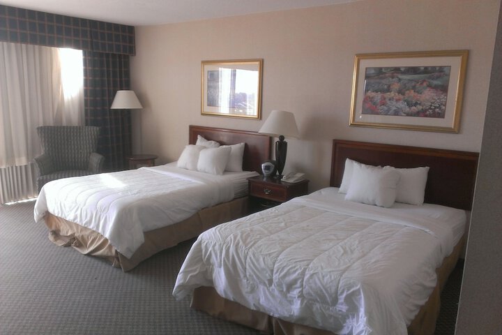 Room 8 of 16