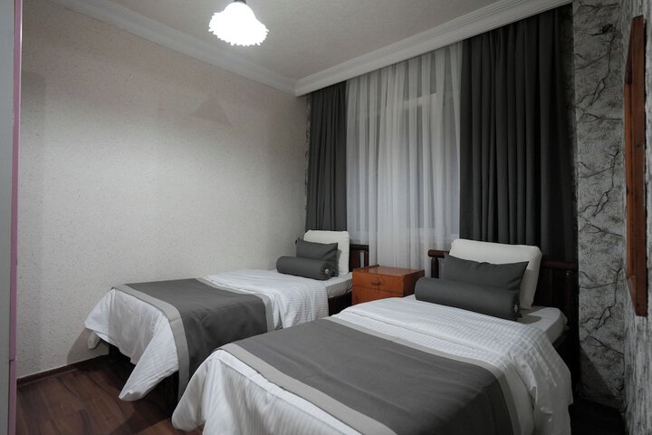 Room 16 of 62