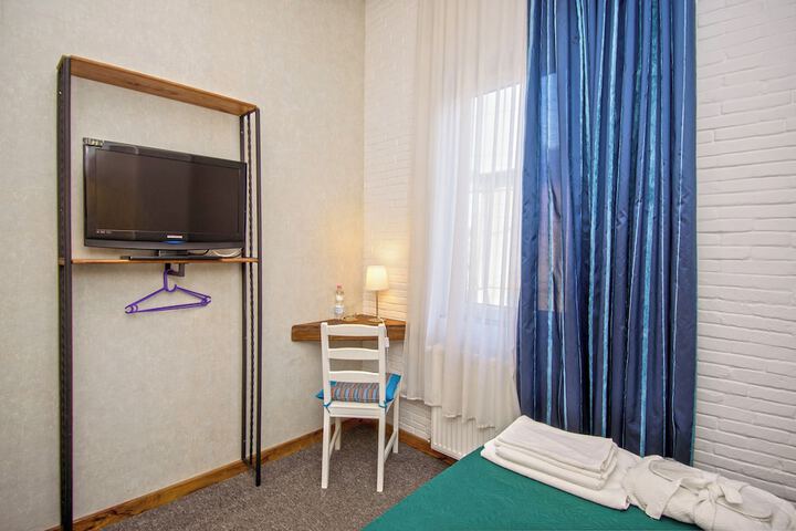 Room 37 of 50
