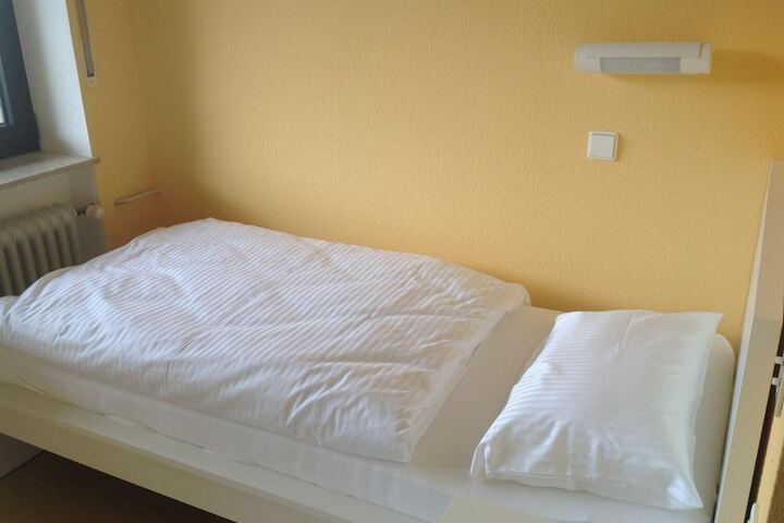 Room 8 of 24