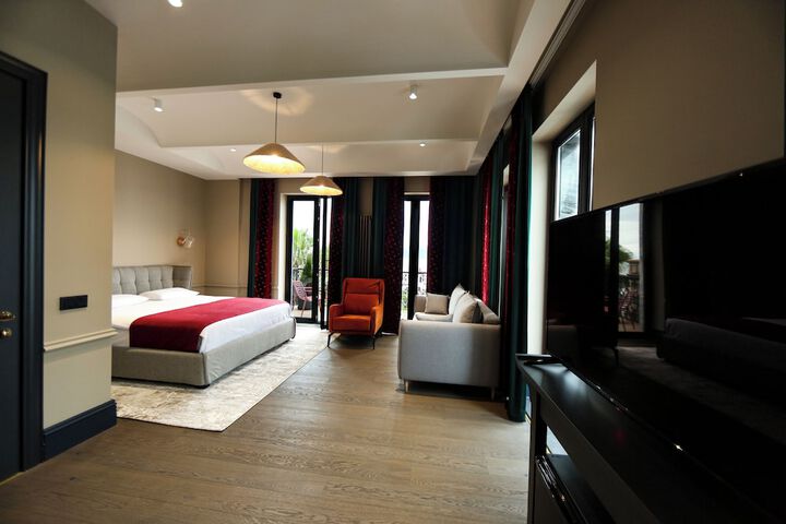 Room 13 of 43