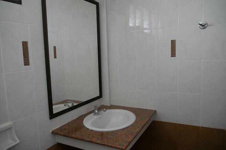 Room 31 of 38
