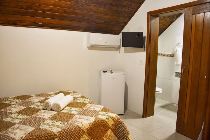 Room 2 of 35