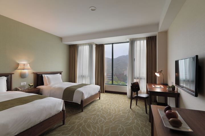 Room 11 of 21