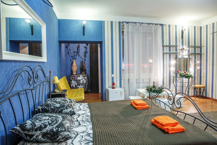 Room 28 of 35