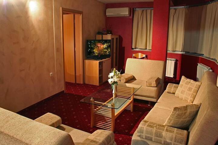 Room 24 of 38