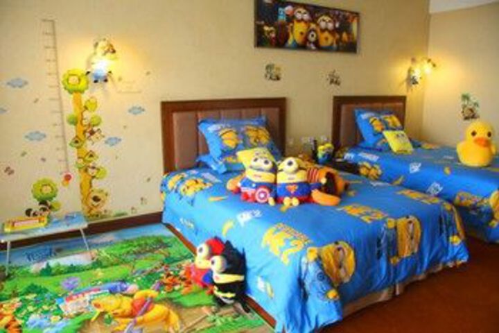 Room 13 of 50