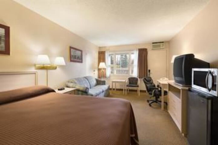 Room 12 of 24