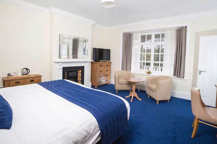 Room 7 of 25