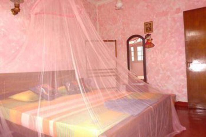 Room 13 of 20