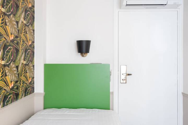 Room 11 of 69