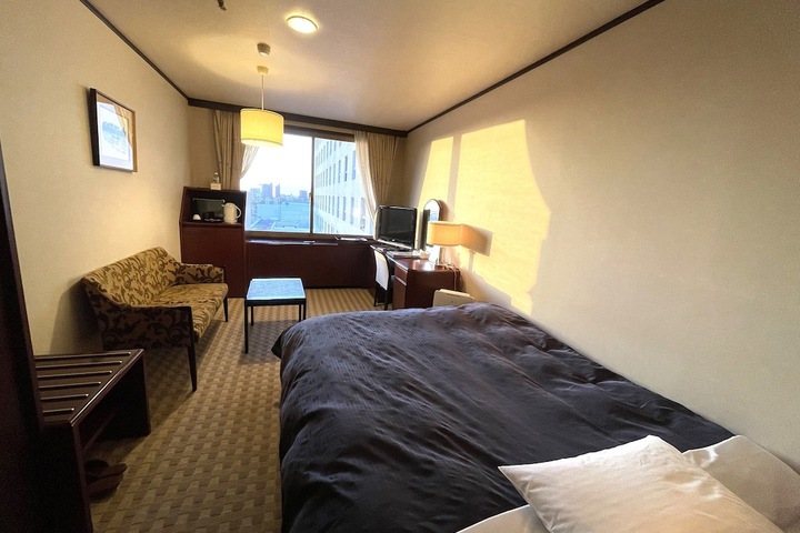 Room 23 of 105