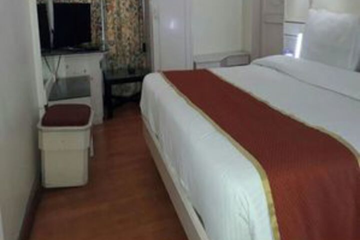 Room 5 of 7