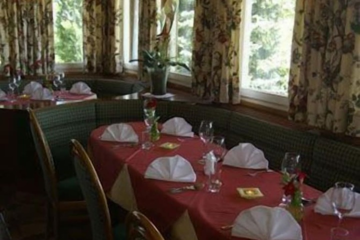 Dining 20 of 47