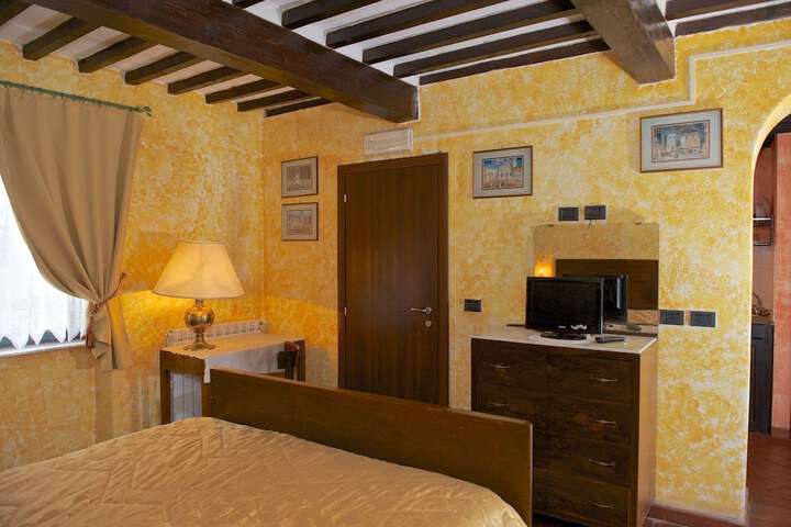 Room 9 of 55