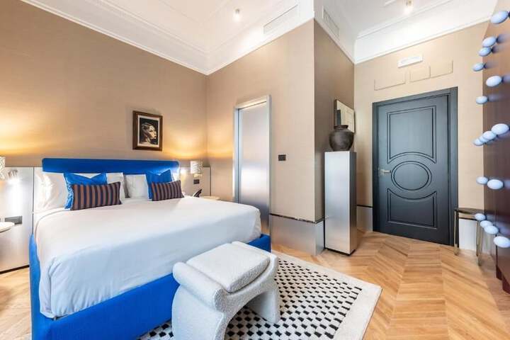 Room 16 of 61