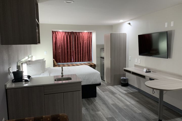 2 Queen Beds (2 of 13)