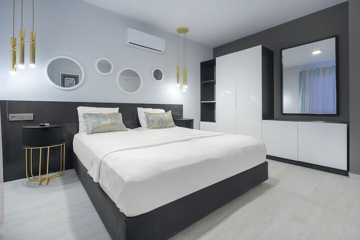 Room 13 of 53