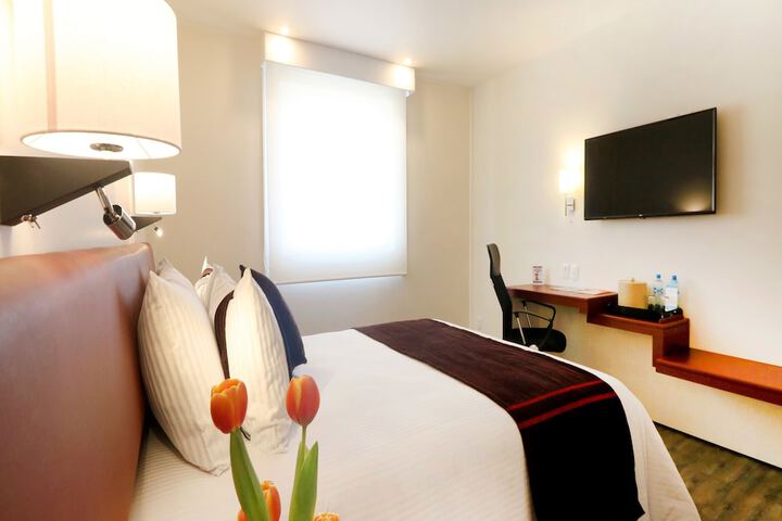Room 4 of 34