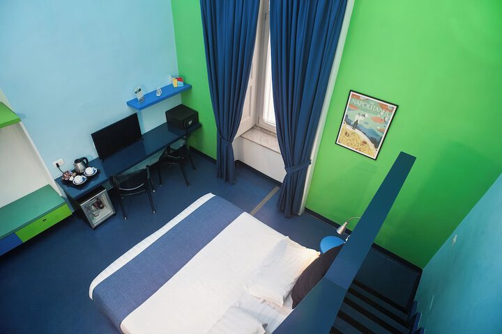 Room 102 of 144